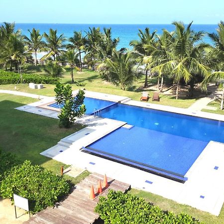 Llh 1G2 Nilaveli Ocean Front Condos Екстер'єр фото