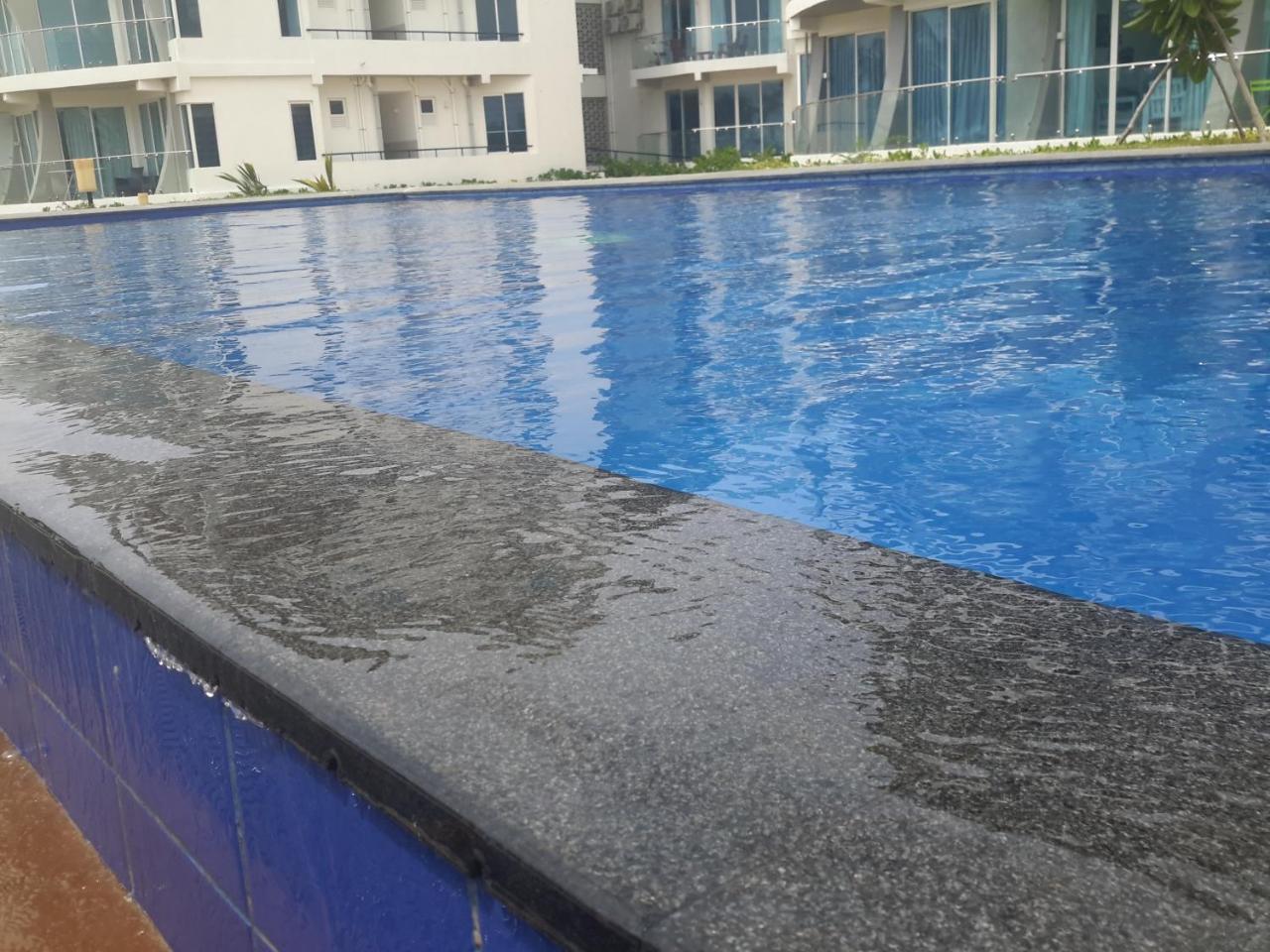Llh 1G2 Nilaveli Ocean Front Condos Екстер'єр фото