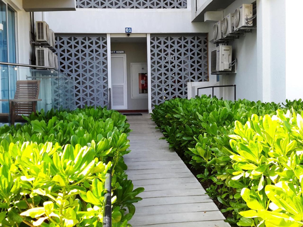 Llh 1G2 Nilaveli Ocean Front Condos Екстер'єр фото