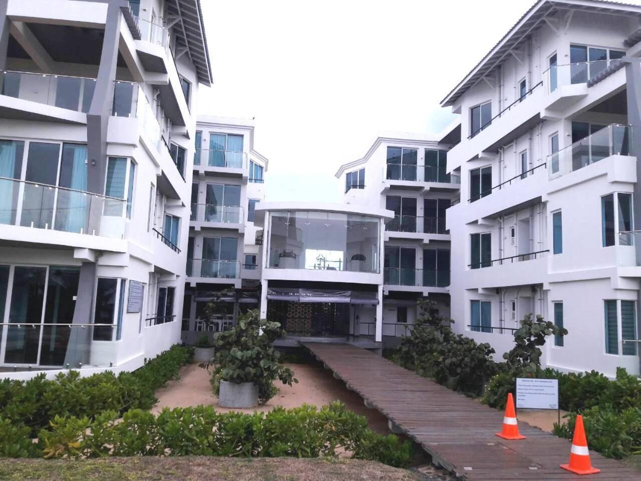 Llh 1G2 Nilaveli Ocean Front Condos Екстер'єр фото